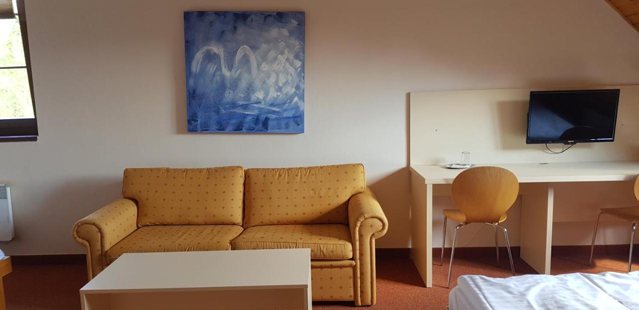 Sporthotel Kácov Екстериор снимка