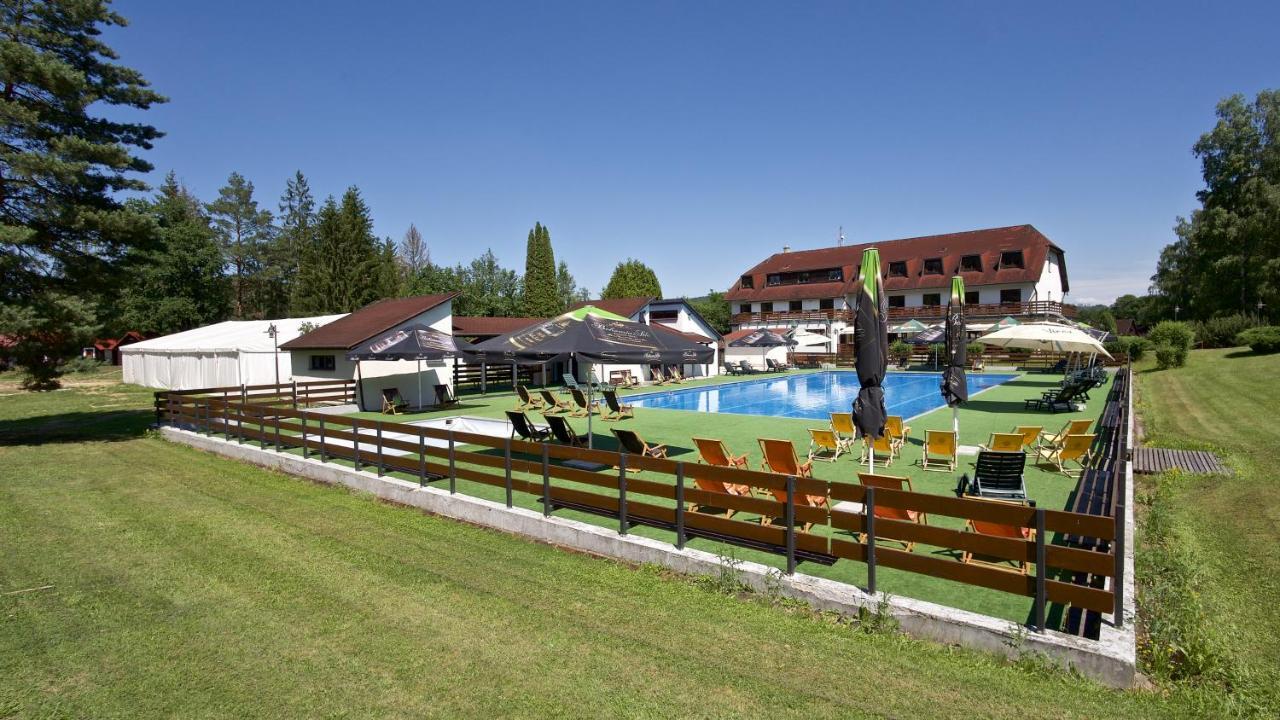 Sporthotel Kácov Екстериор снимка