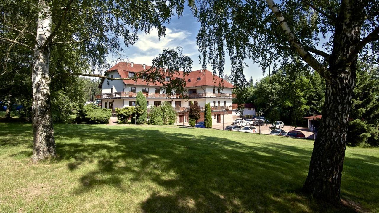 Sporthotel Kácov Екстериор снимка