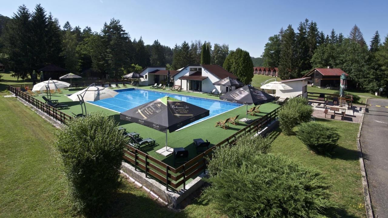Sporthotel Kácov Екстериор снимка