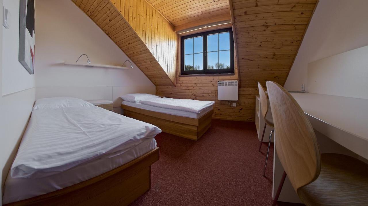Sporthotel Kácov Екстериор снимка